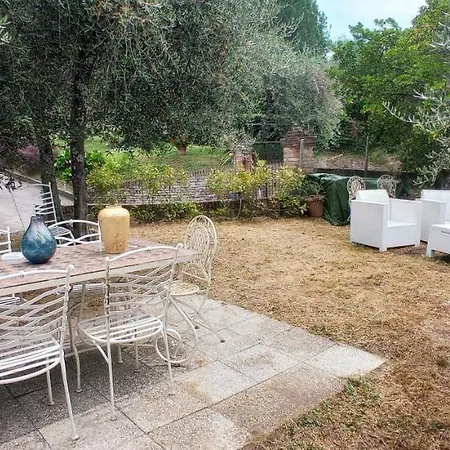 Il Glicine Nel Giuggiolo Homestay Siena